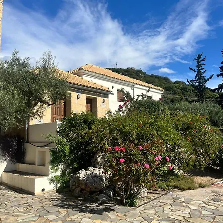 Majolika Entire Traditional Stone Estate Casa vacanze Lévktron