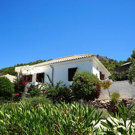 Casa vacanze Majolika Entire Traditional Stone Estate Lévktron