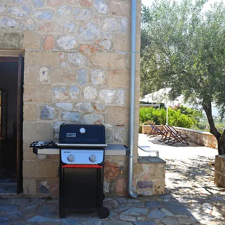 Casa vacanze Majolika Entire Traditional Stone Estate Lévktron