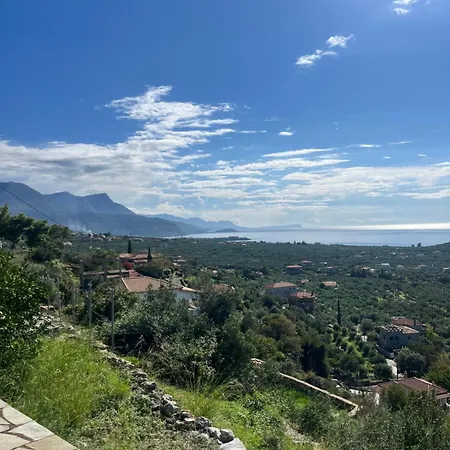 Majolika Entire Traditional Stone Estate Lévktron